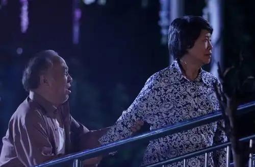 50岁大爷老来俏一夜4次,大妈奔溃求放过,大爷这是你的责任