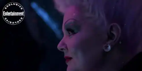 小美人鱼发布多张新剧照,小美人鱼救王子画面,有点不忍直视
