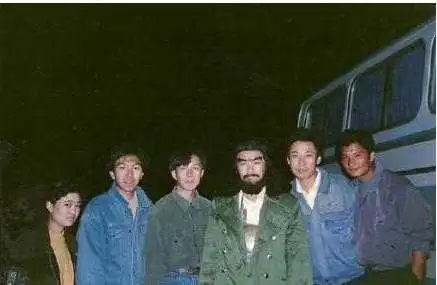 不曾公开的周星驰版大话西游片场花絮,最后朱茵那个眼神绝了
