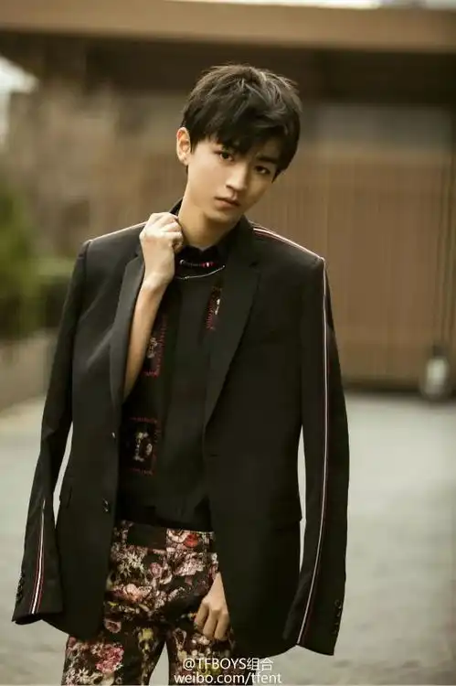 王俊凯king记工作室专访陈摄影和风筝冲浪