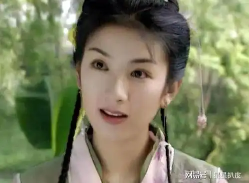 下巴脸颊凹陷,鼻子透光,明明是整容后遗症,却嘴犟说天生丽质
