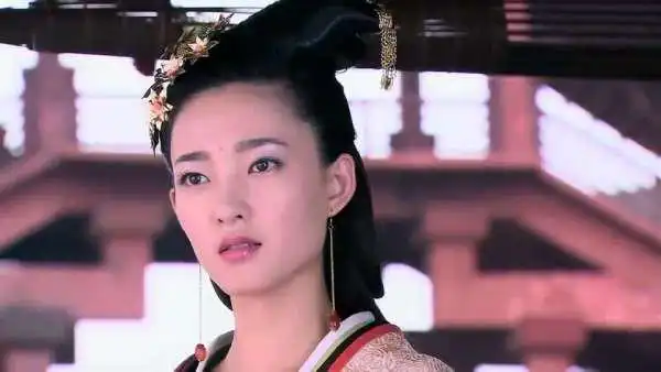 美人心计中王娡和慎儿什么关系,为什么知道窦漪房的身世,又和慎儿长的一样电视剧里有表现出吗
