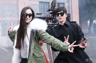 井柏然微微一笑很倾城杀青与剧组baby庆祝