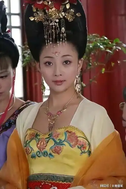 第31届金鹰节结果揭晓殷桃二封影后现场哽咽
