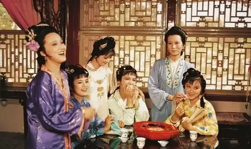 87红楼梦周岭半夜被敲门声惊醒,去邓婕屋一看,姑娘们全在哭