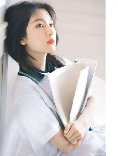 李兰迪学院风穿搭,温柔又清纯,少女感十足