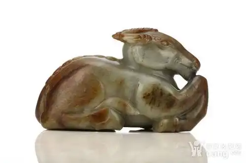 中国青瓷和赤褐色的玉石雕刻神话鹿纸张