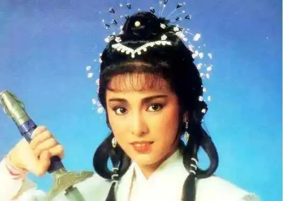 她被称为香港第一美女,连成龙都对她有意,今64岁越活越年轻