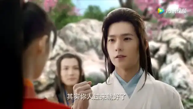 微微一笑很倾城微微嫁妆太少,肖奈说只要有你就好好暖