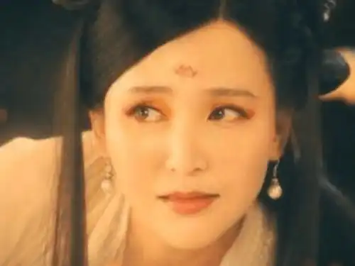 灵魂摆渡影片中最美孟婆,剧外认不出,天生一副整容脸
