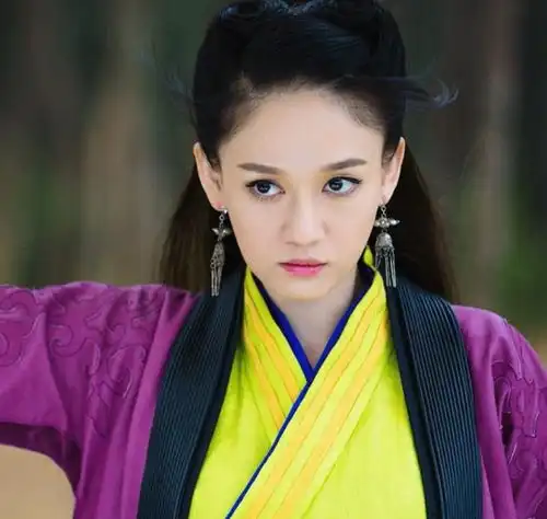 39岁陈乔恩晒近照,满脸胶原蛋白似少女,却被嘴唇上的干皮抢镜