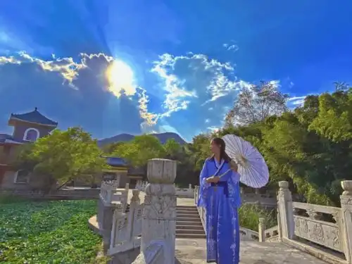 不仅有鹊桥,还有茶山,日照这个地方飞湍流瀑,古风超出片景区
