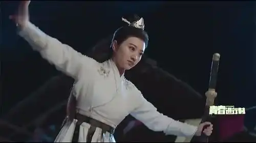 景甜一出场仲天就看呆了以为是他昔日恋人