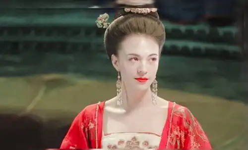 杨玉环和安禄山暗生情愫,为瞒李隆基误打误撞发明一物,沿用至今
