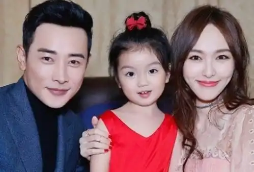 夏家三千金三姐妹现状,两人已找到归宿,只有她令人惋惜
