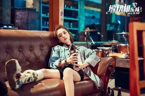 羞羞的铁拳vs缝纫机乐队,专治各种不开心
