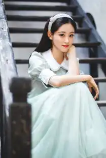 祝绪丹称身材太平不适合旗袍,被强制穿上后,网友早穿早火了
