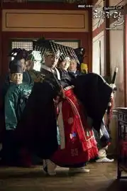 金秀贤颠覆男神新定义一再突破自我追求内涵