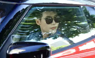 李钟硕w剧照曝光变身超级财阀