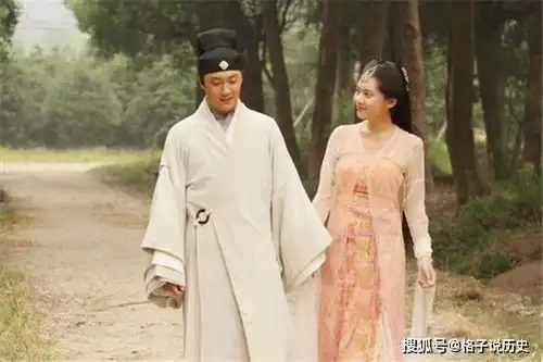 诗鬼李贺写天若有情天亦老,唐朝无人能接,宋朝时才现下半句
