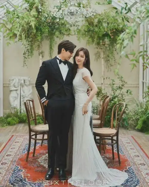 顶楼婚纱照李洛根,沈秀莲