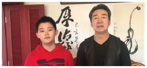情深深雨蒙蒙黑豹子寇振海全家照曝光,12岁儿子身高惊人