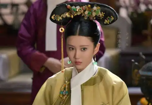 她与魏嬿婉同流,无儿无女,命运却比如懿好,抚养天子成人生赢家