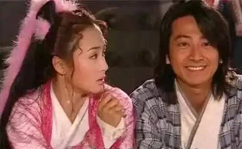 孙耀威做主播豪华装修抢镜网友曾红遍全亚洲如今沦落到当网红