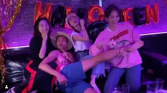 王子变青蛙主角重聚,陈乔恩王少伟嬉笑打闹,不见男主明道