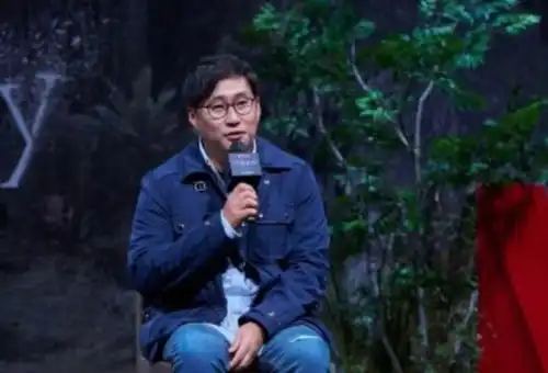 黑暗荣耀导演被曝曾参与校暴,当事人公开维权,本人紧急否认