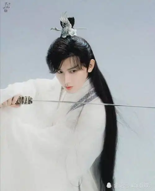 沉香如屑传出定妆照,成毅像少侠,景甜齐刘海造型远不如司藤
