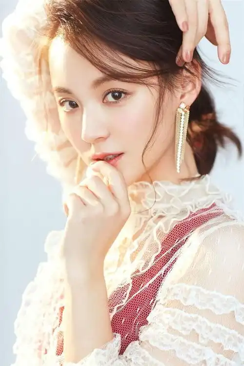 长得好看也有演技却自叹十年不火,如今在谈判官里演杨幂闺蜜
