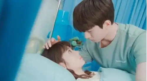 车祸失忆三角恋王子和灰姑娘的故事新版王子变青蛙杀青了,原版女二这次演女主妈妈