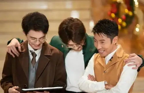 撒贝宁回归今日说法,新闻综艺轻松拿捏,宝藏男孩处处抢着要
