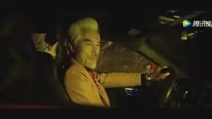 爱情公寓胡一菲手撕裙摆,大战张起灵
