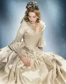 她穿着dior高仿来复仇,把一屯子人都变成名利场封面
