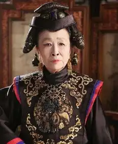 年近80的丑娘被爆丑闻,年轻时犯的大错,如今值得去原谅吗
