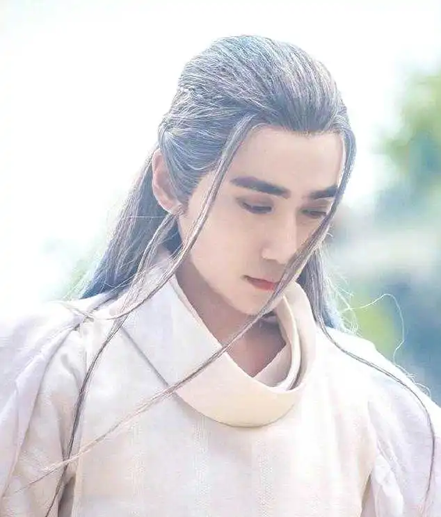 有种惊艳是男星白发杀,高伟光马天宇还好,看到任嘉伦对不起
