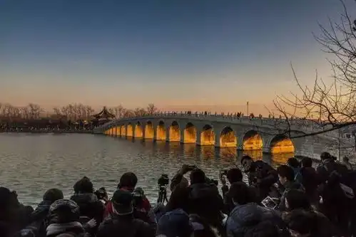 刚拍的,颐和园惊现金光穿洞罕见盛景,惊艳全国
