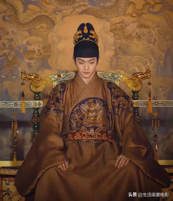 尚食同样是演朱瞻基,徐凯和朱亚文两种风格,到底谁更胜一筹
