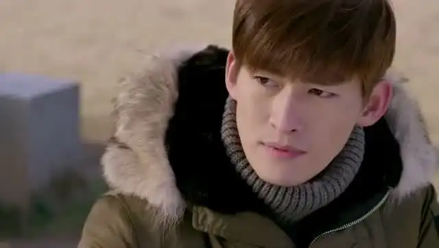 杉杉来了赵丽颖走散了,张杨果而着急的打电话,可是一直没有人接
