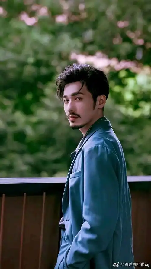 白宇穿衣服真好看内有正拍剧绅探先行剧照,...
