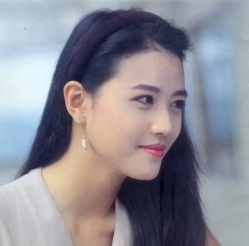 不堪网络暴力,香蜜沉沉天后周海媚退出微博,忆女神往昔岁月