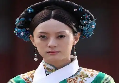 华妃到死也不明白,为什么甄嬛要穿她的衣服来复宠,原因很微妙