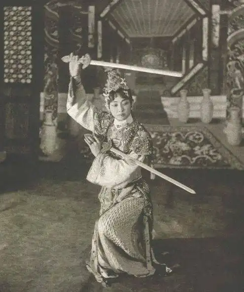 谈今昔霸王别姬梅畹华不愧大王矣
