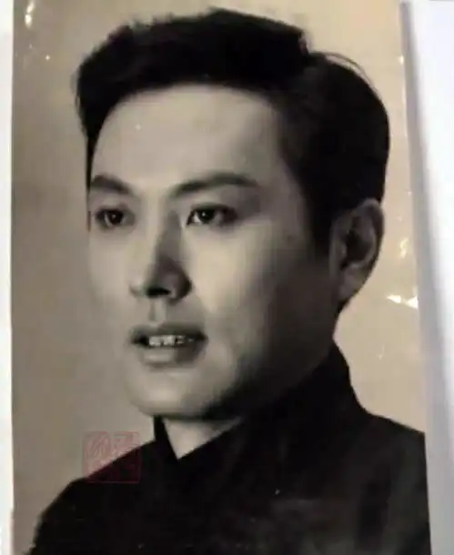 难忘郑邦玉,四世同堂中瑞宣扮演者,为何当红时息影如今74岁仍儒雅