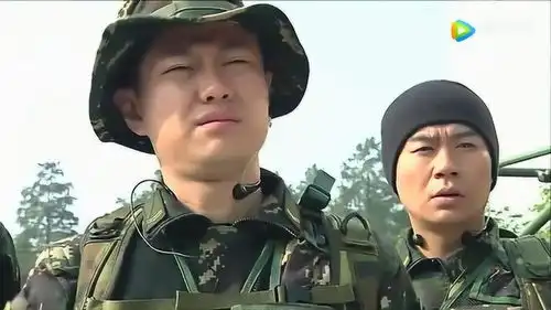 我是特种兵李二牛得知翠芬也是人质,情绪失控了
