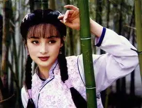 两人同演苍天有泪,一人容颜老去,而她47岁仍像27岁
