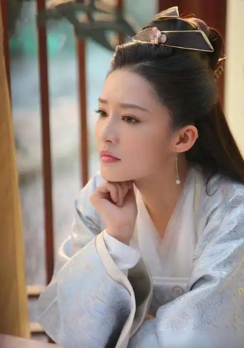 金鹰女神投票过半,李一桐江疏影倒数,宋茜谭松韵拉开差距