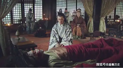 孙策内事不决问张昭,张昭是何许人也,为何孙策如此看重
